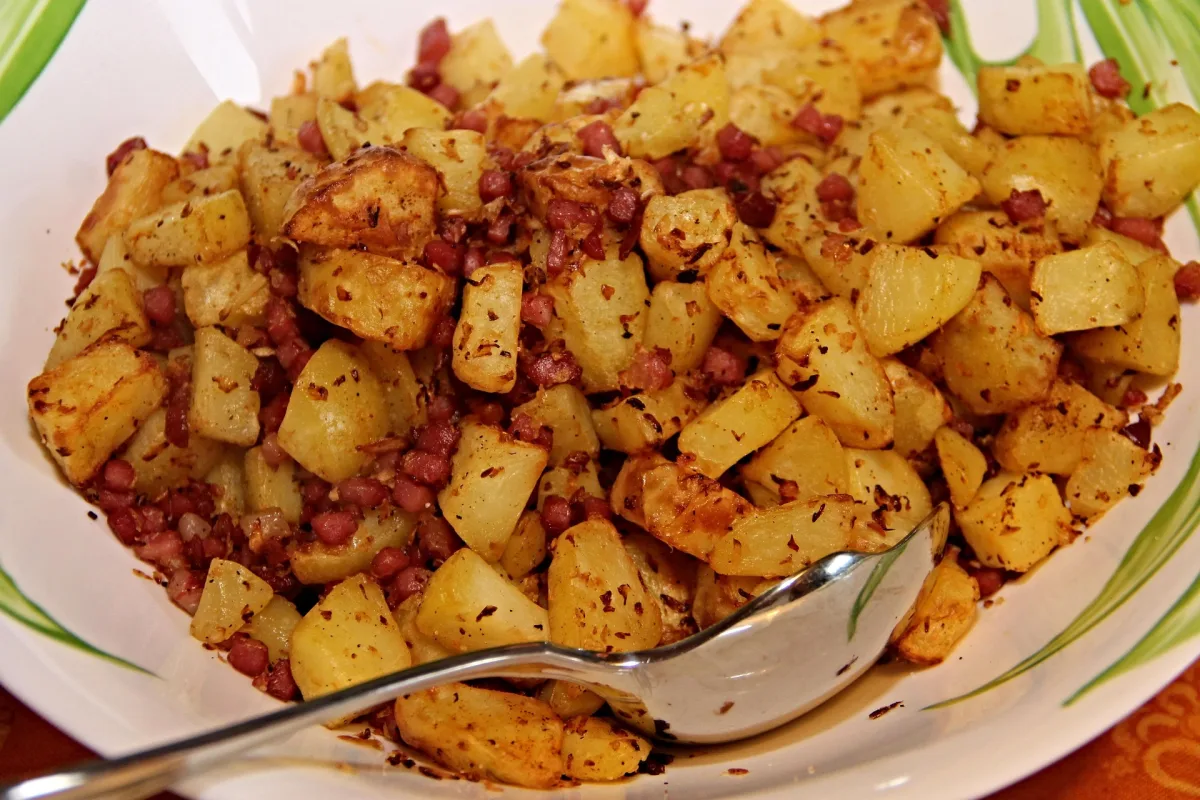 Goldbraun gebratene Kartoffeln
